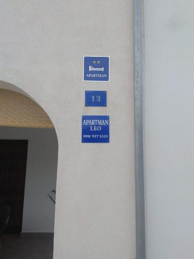 Apartamento Leo Vir Exterior foto