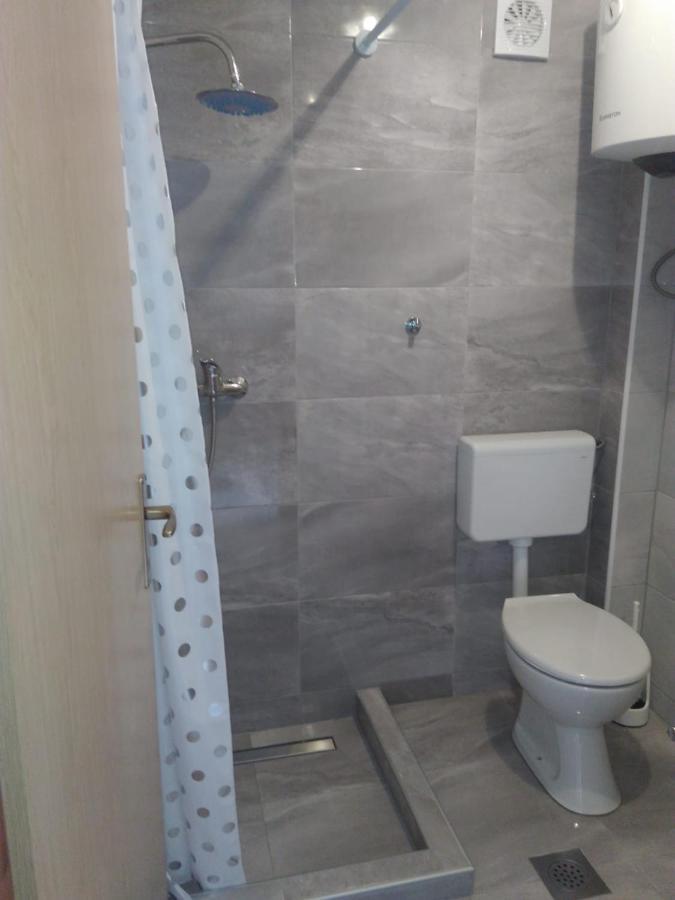 Apartamento Leo Vir Exterior foto